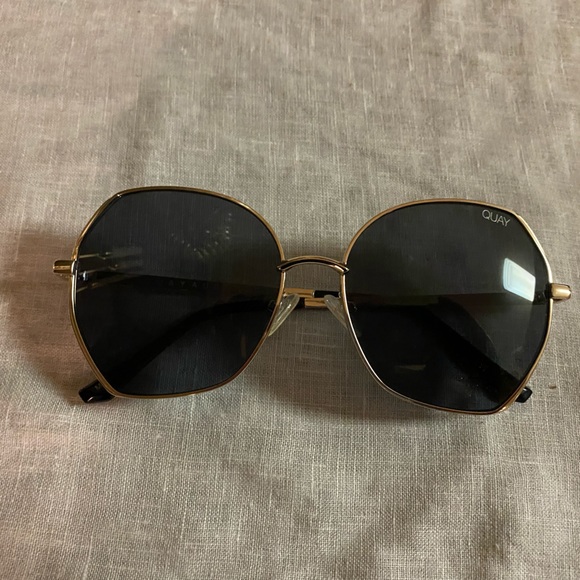 Quay Australia Sunglasses - Picture 6 of 9